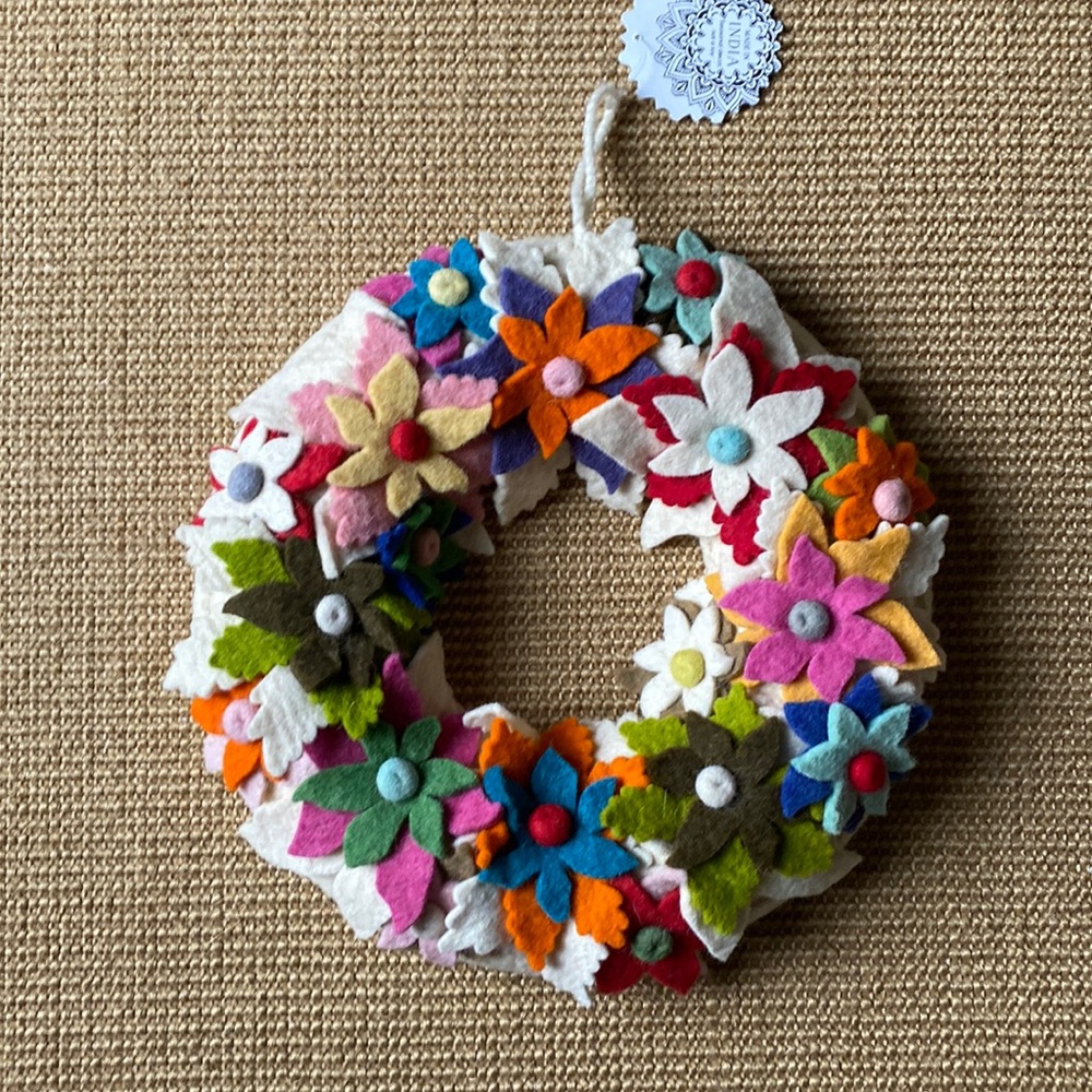NWT Wool Felted Poinsettia Wreath